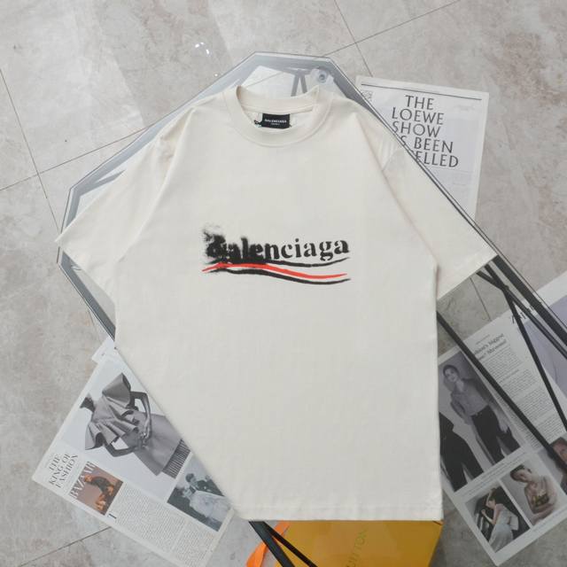 上新 纯原臻品 顶级复刻 - Balenciaga 巴黎世家 新款模糊可乐泼墨印花Logo短袖袖T恤 - 款号：61246 - 颜色：黑色 米白 - 购入原版开