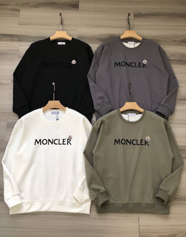 Moncler｜四色蒙口 徽标字母logo植绒刺男女款圆领卫衣 PP：1510+ 颜色：白色 深灰 绿色 黑色 材质：聚酯纤维氨纶复合面料. 工艺：植绒刺绣.