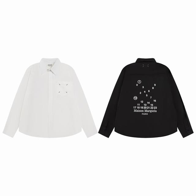 Maison Margiela MM6 马吉拉 口袋logo四角标刺绣印花衬衫 整体简洁的大H型宽松廓形下摆前短后长的设计形成一个落差感超显瘦的衣长比例 内搭各