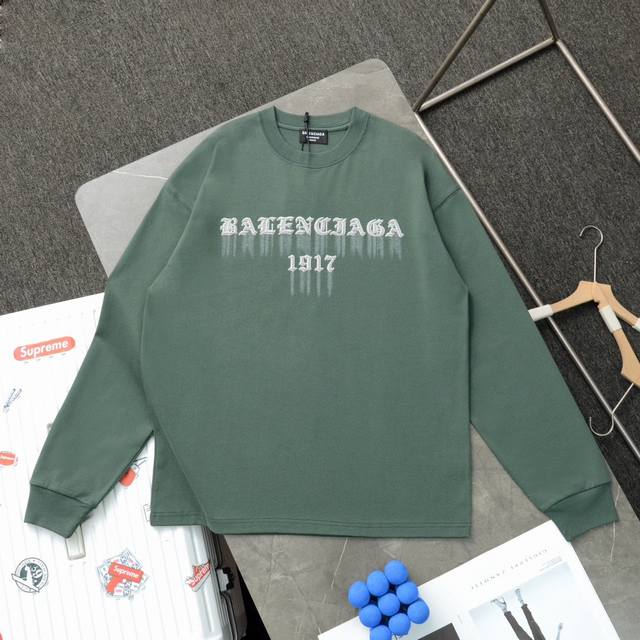 顶级复刻 高端定制 - Balenciaga 巴黎世家 限定款1917涂鸦幻影立体Logo圆领长袖卫衣 - 款号：w260145 - 颜色：墨绿 - 购入原版开