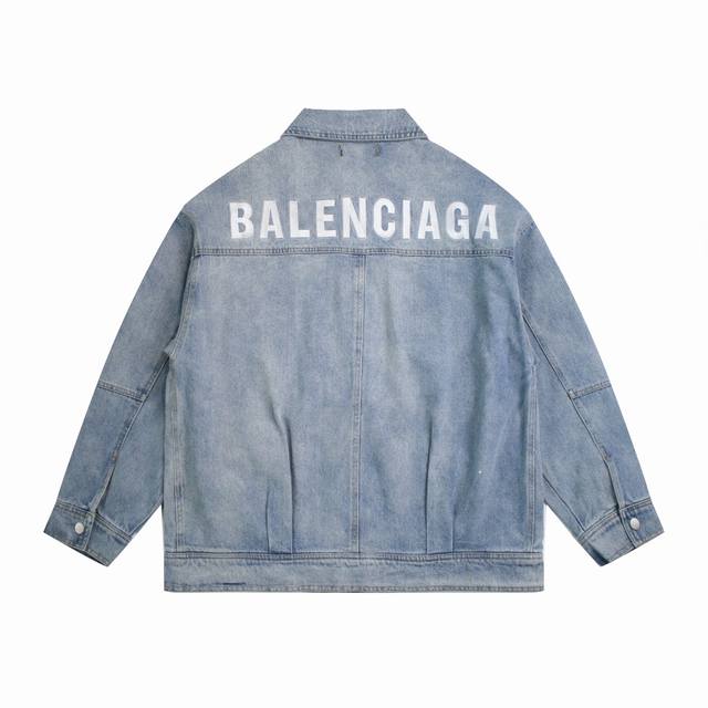 BALENCIAGA SS22巴黎世家牛仔外套 原单品质 -背后重工刺绣 清晰可见 -面料采用牛仔布的天花板丹宁牛仔 -重工洗水 颜色：水洗蓝 尺码：M-XL