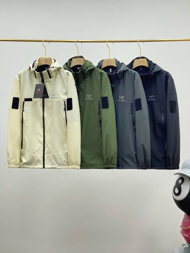 ARC'TERYX 始祖鸟户外软壳防泼水连帽加绒冲锋衣 压轴推荐！城市机能系列！ 轻奢户外软壳衣！线下近千元的好东西！ 专业户外复合加绒面料！ 防风能力一流有效