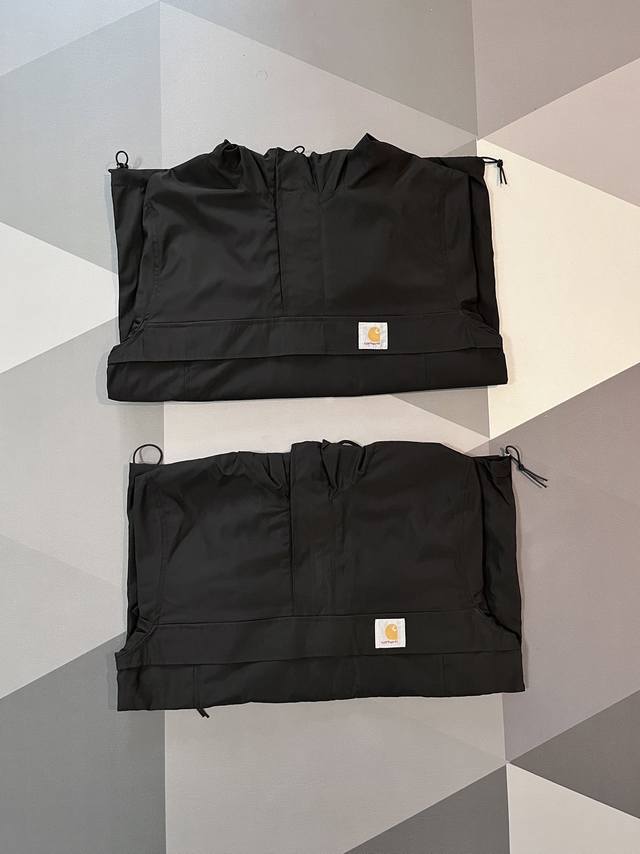 经典款，Carhartt WIP 卡哈特连帽防风衣夹克，冲锋衣外套。男女同款，尺码S-M-L-XL。 carhartt 对于设计感的表达 一向是简单而鲜明，小l