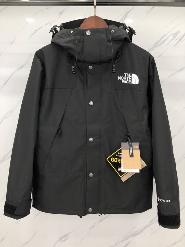 出厂价 颜色：黑色 TheNorthFace北面1990经典款户外防水冲锋衣登山夹克#代购级为了还原ZP的一切质感今年团队历经数月最终出货。所有辅料还原ZP，面