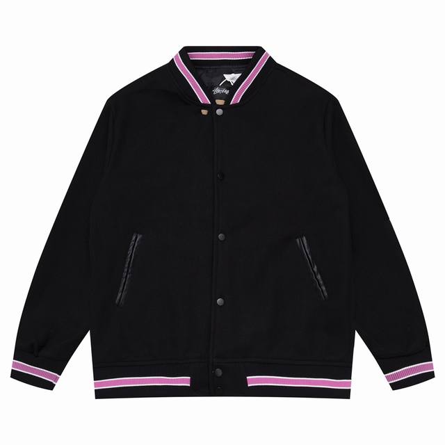 款号5028 斯图西stussy Fw22后背刺绣涂鸦印花文章棒球服外套夹克vibe风 STUSSY出品的皮袖夹克一直是经典单品，去年的‘Denim Tears