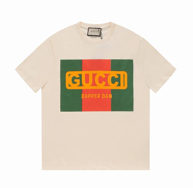 顶级版本.官网品质 GUCCI 古驰 24ss官网同步新款双G印花春夏款 240g双纱纯棉面料，高工艺定位在货。顶代级购版本 印花直喷进口机器定位后 手工制作短