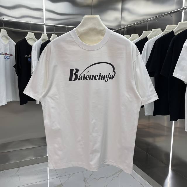 Balenciaga巴黎世家 印花短袖T恤明星穿搭款 -采用双纱纯棉280g，面料颜色定制定染，不缩水不退色。手感舒服，质感超强潮男潮女必备经典落肩阔版型，独家