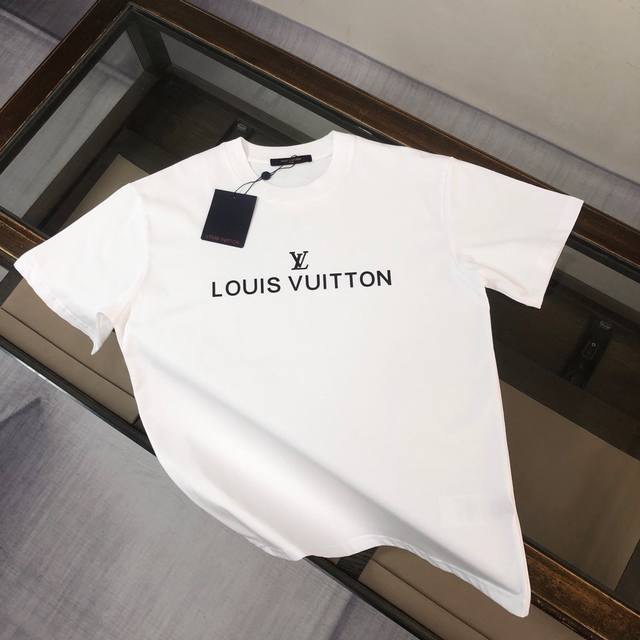 dw P Louis vuitton LV 路易威登 24SS夏季新款圆领短袖T恤！270克重磅高端纯棉面料，手感质感都极完美！修身裁剪设计干净利落！时尚又好看