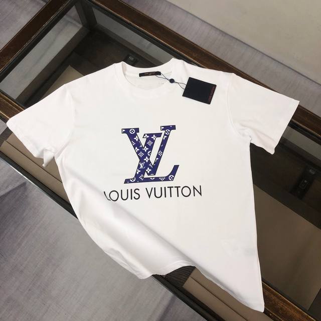 dw P Louis vuitton LV 路易威登 24SS夏季新款圆领短袖T恤！270克重磅高端纯棉面料，手感质感都极完美！修身裁剪设计干净利落！时尚又好看