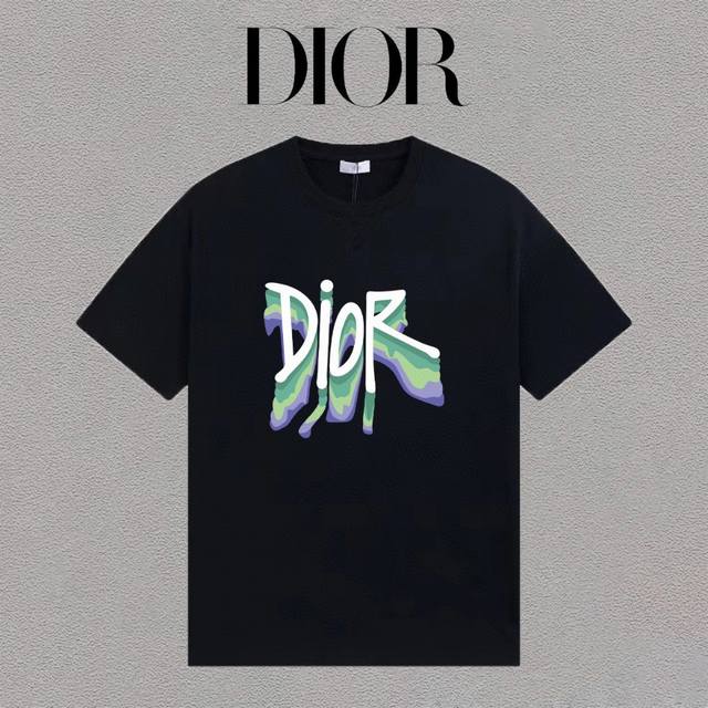 Dior 迪奥 Logo字母印花百搭宽松短袖T恤男女同款 吊牌 领标 水洗唛 三标齐全 定织定染280克精梳棉面料 尺码：S-XXL 颜色：黑色，白色