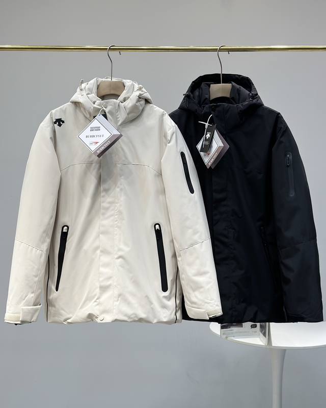 8873# DESCENTE 迪桑特冬季新品，男士连帽棉服，御寒保暖防风防泼水！ 冬季新款连帽棉衣外套 冬季新款 纯天然手塞棉填充，十分饱满，具有很好的垂感，触