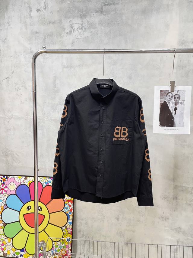 款号#Z36 巴黎世家双B涂鸦印花纽扣衬衫 BALENCIAGA专柜同步衬衫 采用竹节棉精品衬衫斜纹面料 进口白墨直喷印花工艺 内里埋甲包边包条 非常整齐 可机