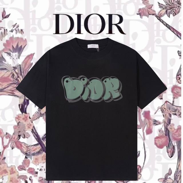 DIOR迪奥 秀场限定短袖T恤 定制240克同缸染面料 手感非常舒服 春夏最新砖柜同步 OS落肩版型 时尚又个性 超级百搭好看的一款 男女都非常合适 人手必备款