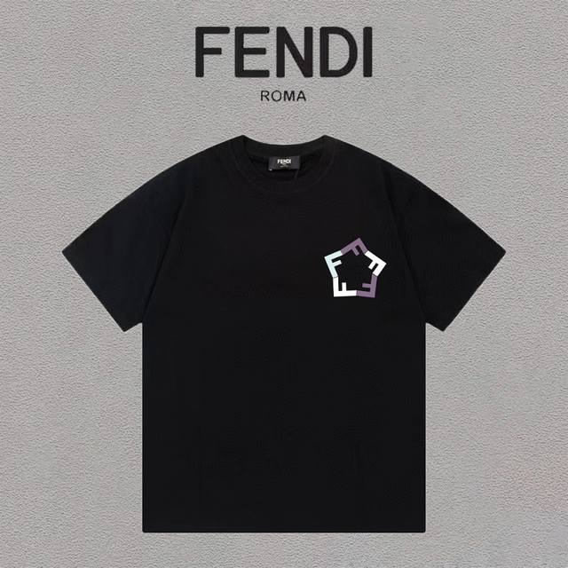 Fendi 芬迪 FF环形字母印花百搭简约短袖T恤男女同款 吊牌 领标 水洗唛 三标齐全 定织定染280克精梳棉面料 尺码：S-XXL 颜色：黑色，白色