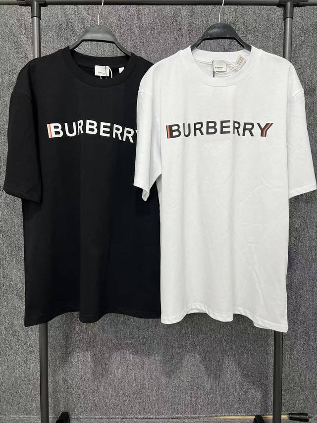 实拍图 顶级版本 . 官网品质 Burberry 巴宝莉 2024新款经典字母ogo短袖T恤 面料采用巴家定织定染全棉双纱紧密棉，克重270克，布面干净清晰，柔