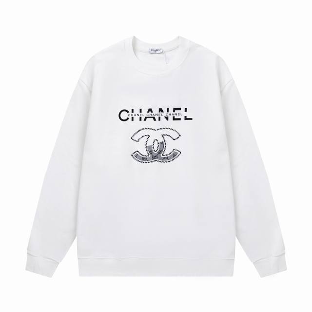 CHANEL 香奈儿 2024秋冬新款 定制420g毛圈面料 数码喷印植绒贴布字母logo 男女同款 圆领卫衣 颜色：黑 白 尺码：XS-L