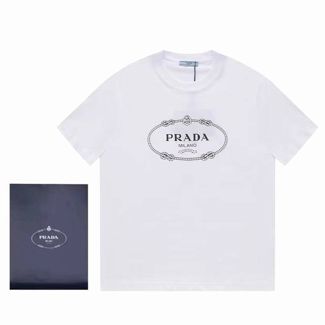 Prada 普拉达 23SS字母标志印花T恤短袖 高版本 超级标志性品牌logo印花图案 搭配运动鞋清新舒适 逛街约会都适合 叠穿打底就很有博主范儿了 低调有品