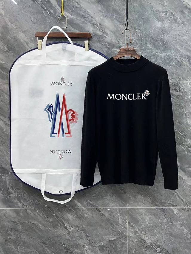 Moncler 蒙口3标齐全 精美印花半高领毛衣 精品羊毛混纺毛衫 男女款高端定制臻品系列 隶属品牌高端主线 专利顶级纱线混纺 以创新来阐释常规款式 面料的配置