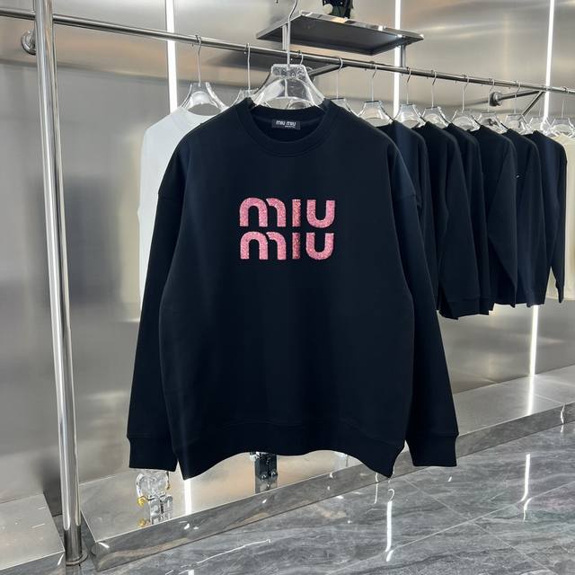 Miu Miu 2024秋冬新款 珠片绣花圆领卫衣 420克定制面料 男女同款 S M L XL XXL 五个码 黑色 白色