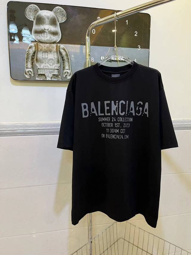 BALENCIAGA2024ss巴黎世家裂胶印花短袖 采用280克纯棉双纱面料 上身舒适柔软 前后采用高端裂胶印花工艺 完美复刻衣服带来的潮流感 高版本可随意对