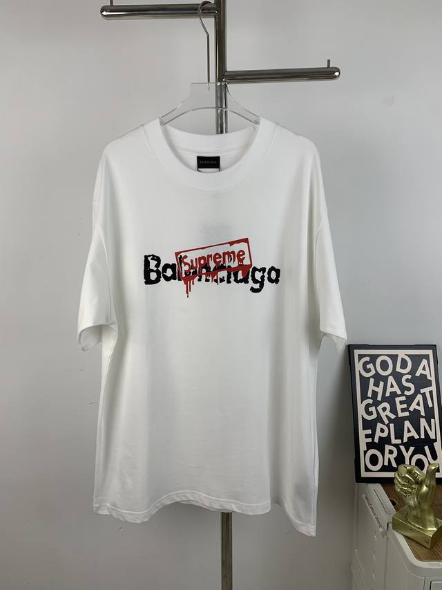 款号A322 新款BALENCIAGA X SUPREME巴黎世家联名款2024男女同款 工艺：原版一致走线！袖窿对版手法 最高版本！无数次的打版 百分百还原正