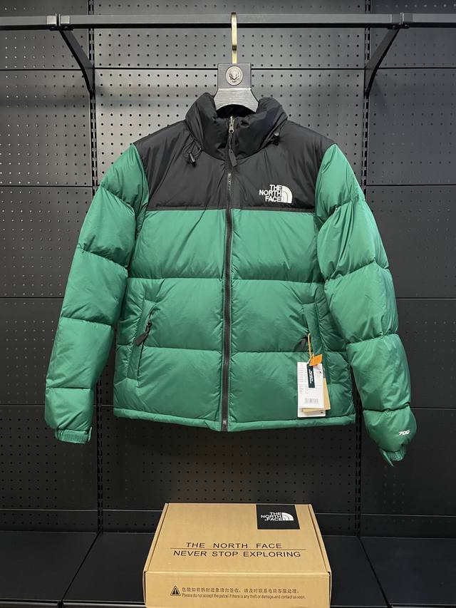 绿色 TheNorthFace北面1996Nuptse 1996 经典款 美版 羽绒服 顶级原版 设计理念： The North Face 的字面含义为山的最寒