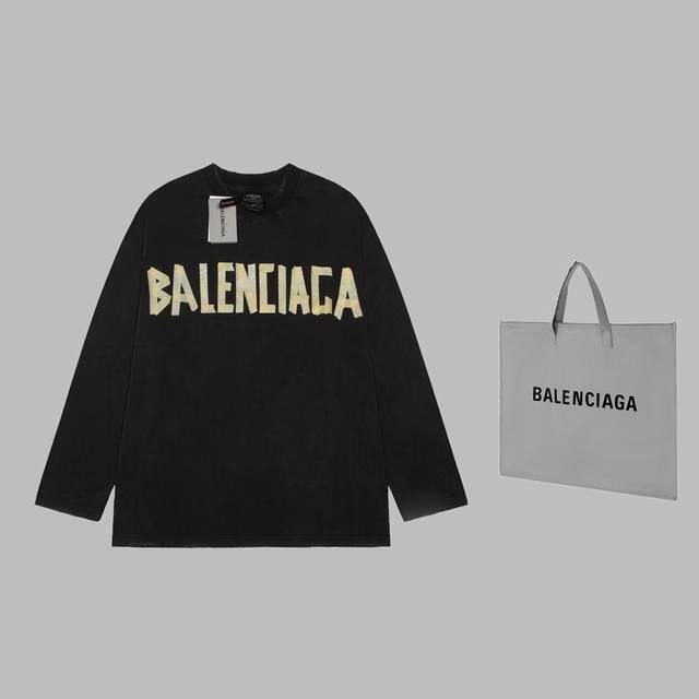 可配手提袋5 高品质 Balenciga 巴黎世家 磨破 胶带长袖T恤 采用磨破工艺 细节无法挑剔，极具档次感与奢华辨识度！三标齐全 版型属于休闲宽松小落肩的版