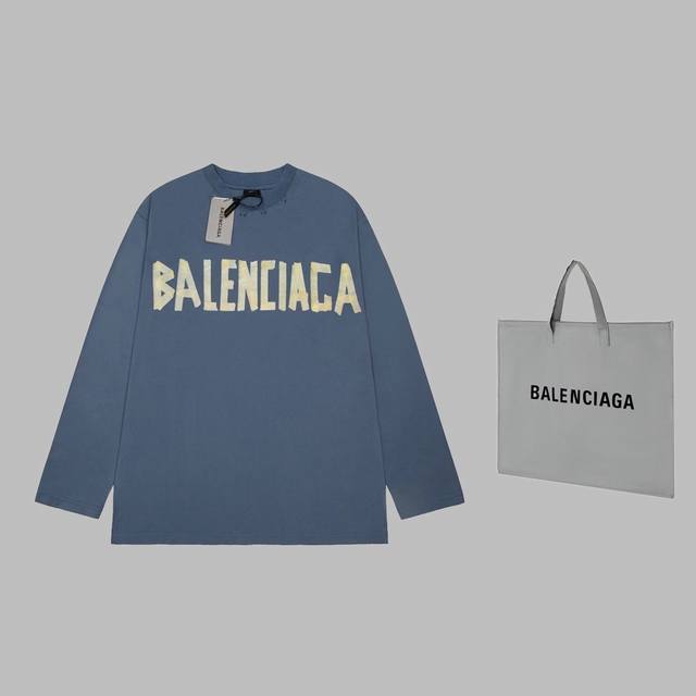 可配手提袋5 高品质 Balenciga 巴黎世家 磨破 胶带长袖T恤 采用磨破工艺 细节无法挑剔，极具档次感与奢华辨识度！三标齐全 版型属于休闲宽松小落肩的版