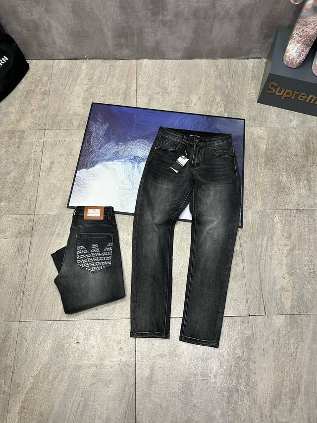 893# ， Armani 阿玛尼专柜新品高奢休闲商务牛仔裤秋季纯色牛仔裤 最新款原单爆款牛仔裤 超级定制款 原版五金 超级重工工艺 版型超赞，丹宁牛仔裤，高端