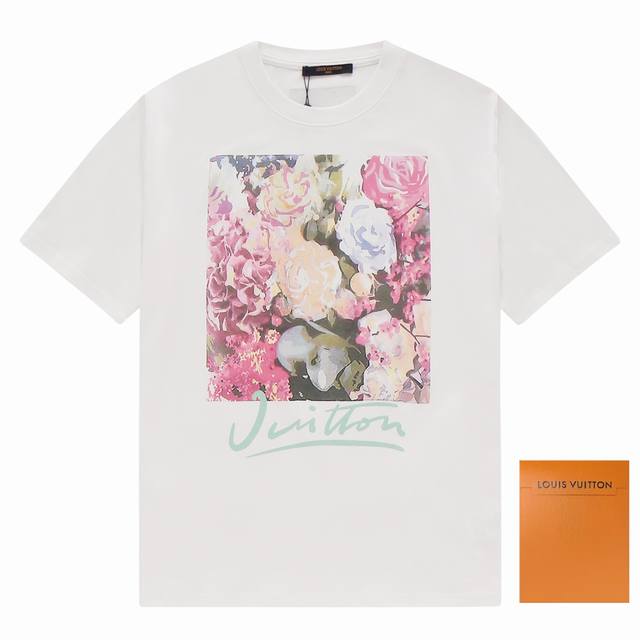 新款上新 驴牌 最新春夏短袖T恤系列 Lv FLOWER TAPESTRY PRINT T-SHIRT 图案的个性风采，采用康丽工艺手法展现出多彩的花瓣字母零星