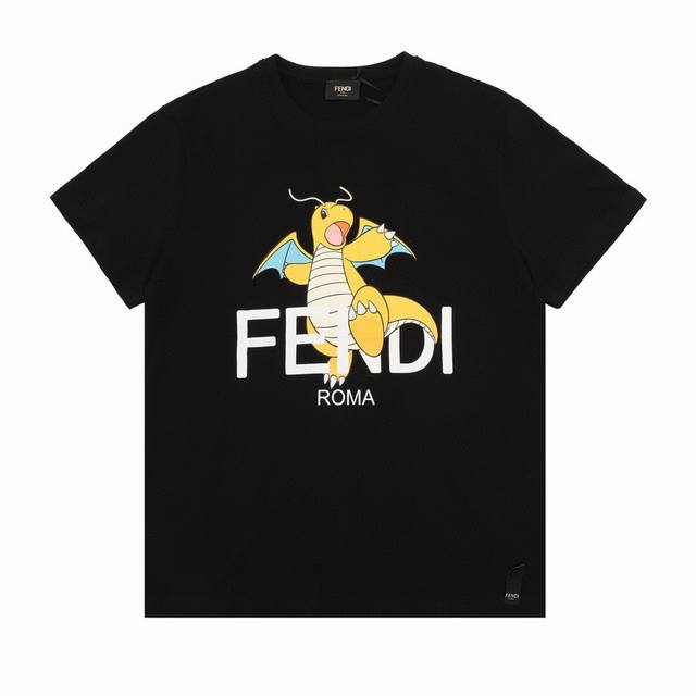 Fend 芬迪FD x FRGMT × Pokemon 宝可梦联名款小火龙短袖 采用32S双股丝光棉 表面光滑 细腻 具有丝绸般的光泽和柔软感 码数XS-L