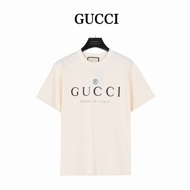 Gucci 古驰 简约logo字母印花短袖t恤 全新的gg标语系列，简约清新风格，彰显出高品格的气质， 采用260G精梳棉盖棉，松软细腻着身感更舒适透气，手感质 - 点击图像关闭