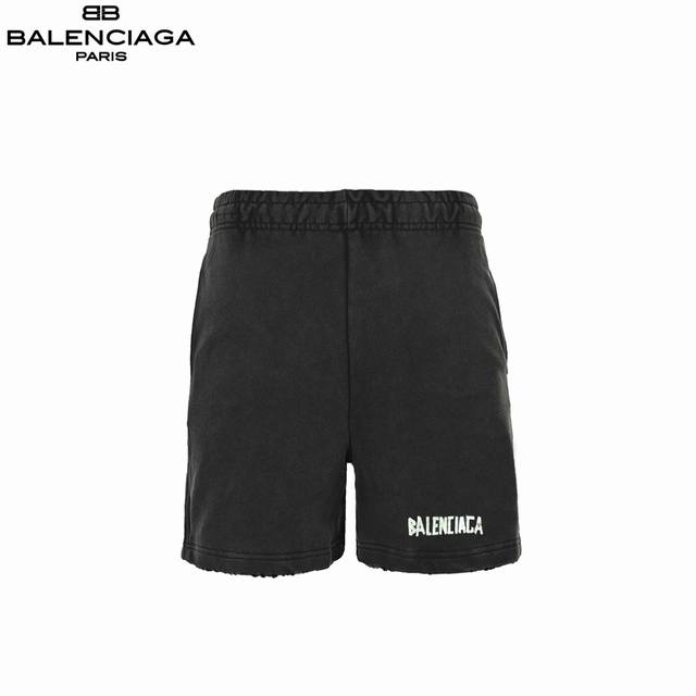 Balenciaga 巴黎世家做旧破洞洗水胶带短裤 采用订色订染毛圈纯棉卫衣面，420G双股双纱，手感舒适 进口针织针梳棉进行制作，厚度适中，有垂感又有轮廓型，