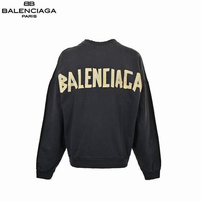 Balenciaga 巴黎世家 美纹纸胶带3M刺绣前后拼接圆领卫衣 定织定染420G毛圈棉，这款单品非常重工，正反两面不仅工艺不同并且面料颜色也不一样，一面为