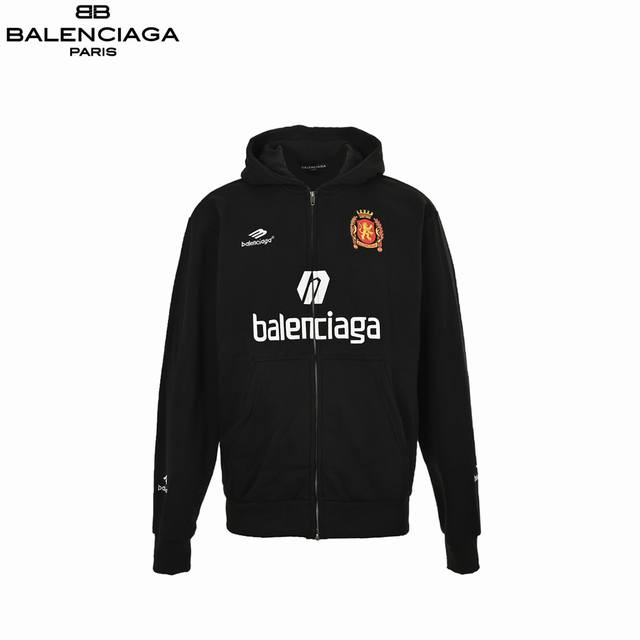 Balenciaga 巴黎世家 24Ss 曼联刺绣开衫外套 100%棉 采用订色订染毛圈纯棉卫衣面，500G双股双纱，手感舒适 进口针织针梳棉进行制作，厚度适