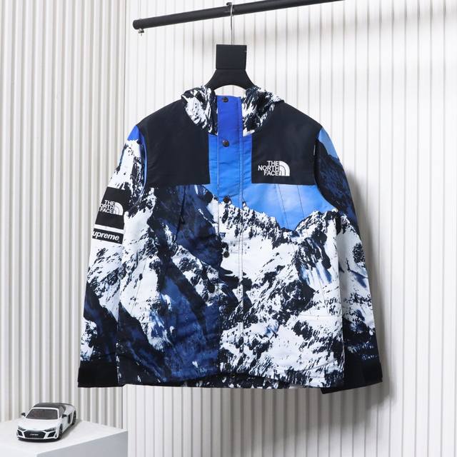 Supreme X The North Face 北面tnf 联名款雪山冲锋衣 市面全新批次 最顶版本 区别雨衣面料 颜色一眼假版本 原版对位 总共采用正品8条