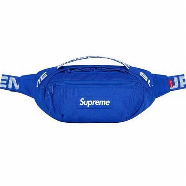 Supreme橄榄球式斜挎包 蓝色 Supreme 44Th Waist Bag斜挎包男腰包女胸包潮牌单肩包。这个包包是橄榄球的设计喜欢的宝子可以安排一件哦！冬