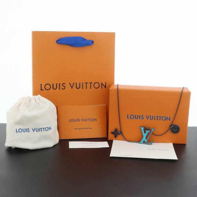 Louisvuitton 路易威登 Lv花卉字母吊坠毛衣链 银蓝色 原单对版 现货 Lv复古字母款 Pendantchainlvturquoise项链，项链将品