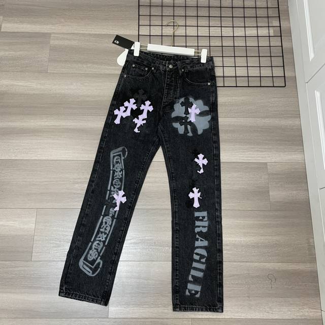 顶级版本 Chrome Hearts 克罗心最新款牛仔裤紫色 Matty Boy Sex Records 铆钉款工装牛仔裤裤ch牛仔裤均需要成品水洗后再拆开手工