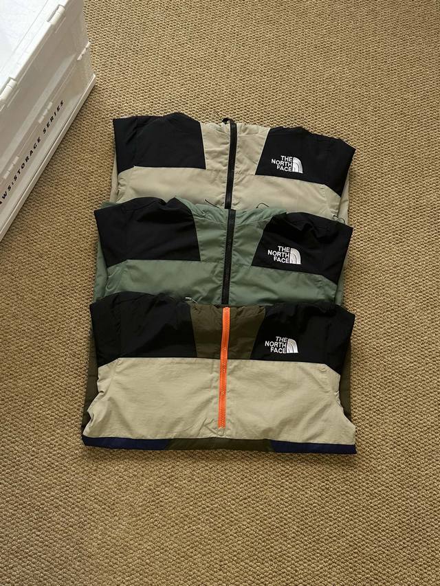 上新 The North Face 北面 秋冬款半拉链连帽拼色户外夹克外套 颜色：深绿拼黑色 墨绿三拼色 浅绿拼黑色 尺码：M-3Xl 青岛代工厂出货！原厂出货