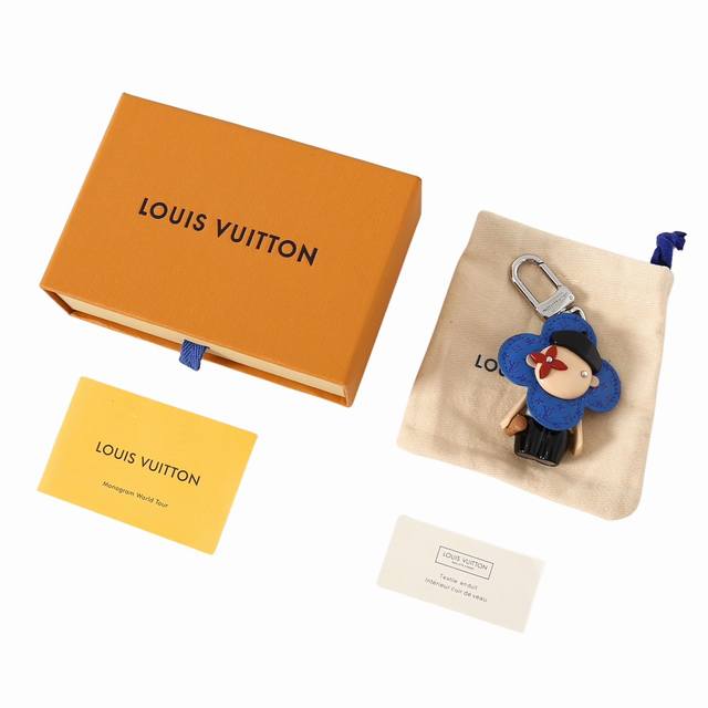 Louis Vuitton Logo标志-金属-钥匙扣-男款深蓝色海军包饰挂件！Vivienne In Paris 包饰-编码：M01937当季新款-官网在售价