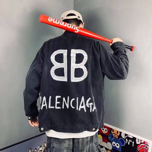 上新 Balenciaga巴黎世家复古水洗牛仔高版本外套男女同款 搭配情侣更赞哦 高品质官网发售款｜超级推荐｜超人气单品ins小红书热门爆款 情满怀满 绝细对节