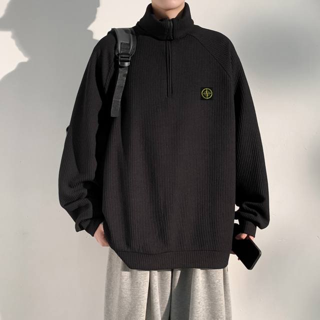 Stone Island 石头岛官网半高领卫衣，男女同款，Ins小红书教你搭配上身，春秋新品首发，版型宽松，修饰脸型且舒适有型，近年来深受欢迎的风格，细节无敌，