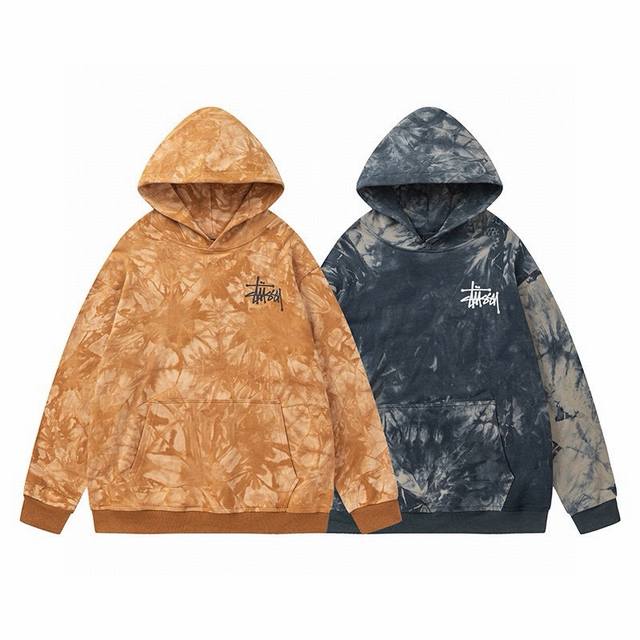 Stussy 斯图西 美式潮牌宽松版型秋冬连帽卫衣 扎染工艺面料经典logo印花图案 经典款式高街滑板摇滚风格 纯棉毛圈360克面料 颜色：灰蓝色 橘黄色 尺码