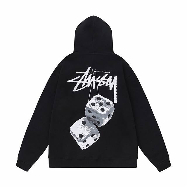 Stussy 斯图西 美式潮牌宽松版型秋冬连帽卫衣 彩色毛茸骰子印花图案 经典款式高街滑板摇滚风格 纯棉毛圈360克面料 颜色：黑色 白色 卡其 宝兰 尺码:S