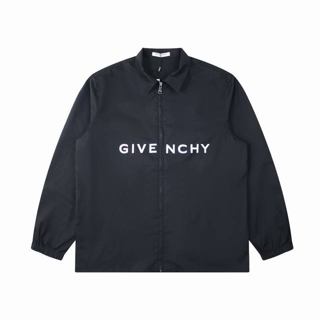 Givenchy纪梵希 Ss24新款 字母logo印花拉链衬衫外套 这款衬衫外套 气质拿捏 舒适百搭 里面简单搭配一件t恤就可以出门咯 触感超级柔软细腻 印花经