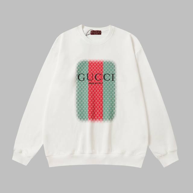 高品质 Gucci 新款经典蛇纹渐变圆领卫衣 胸前经典蛇纹标识logo点缀，细节无法挑剔，极具档次感与奢华辨识度！穿上就是舒适自在又显瘦的存在，慵懒而随性，特别