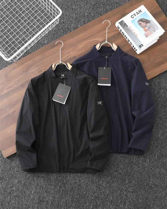 Arcteryx 始祖鸟mionn Lightweight Jacket 男子商务立领轻量夹克上衣外套. 面料采用独特的专业科技面料，与柜台面料一模一样 上身版