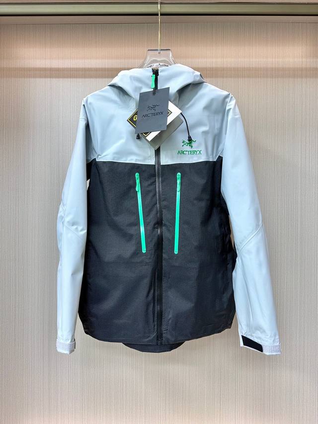 Arcteryx始祖鸟 Alpha Sv Alpha Jacket 男女网格硬壳拼色压胶冲锋衣 Jacket硬壳拼接冲锋衣，超轻超耐磨的gore–Tex融合ha