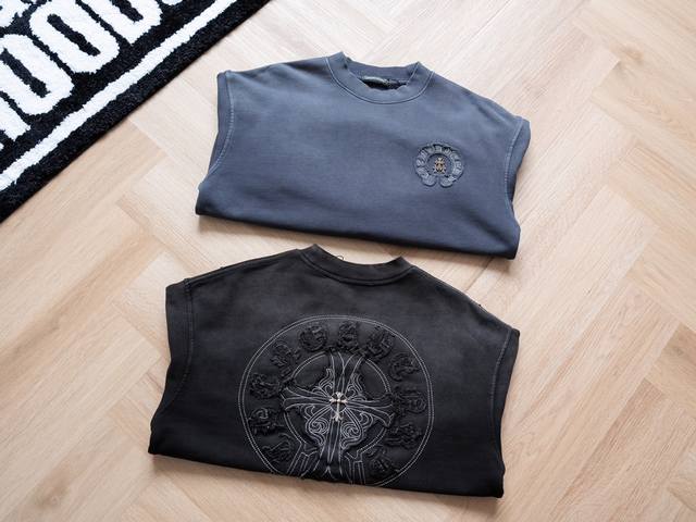 顶级高品质卫衣 Chrome Hearts 24F W 贴布马蹄金属十字架标识圆领卫衣 货号：312 颜色：水洗黑 水洗灰 尺码： S M L Xl 尺